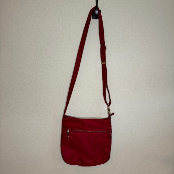 TRAVELON RED WINE CROSSBODY PURSE BAG WITH GOLD HARDWARE. - Picture 2 of 10